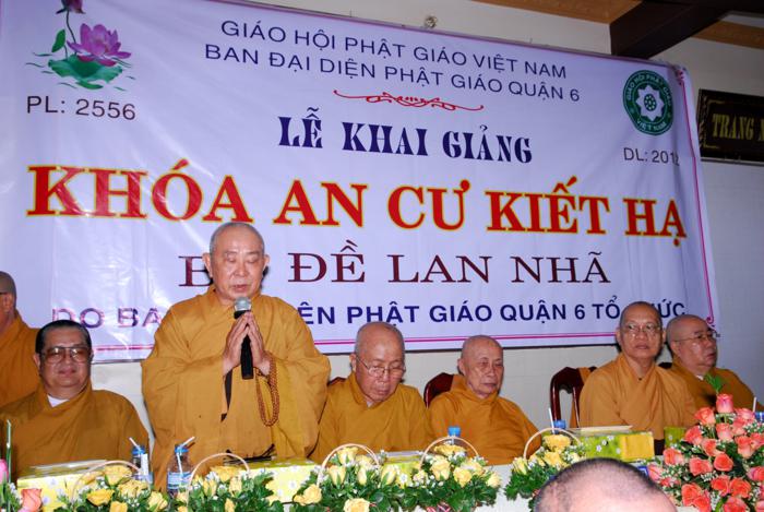 Chư Ni Q.6 khai giảng khóa An cư kiết hạ PL.2556