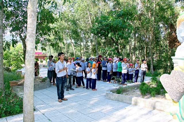 Gia Lai: Chùa Quan Âm Lễ Cài Huy Hiệu và Vượt Bậc Ngành Oanh Vũ
