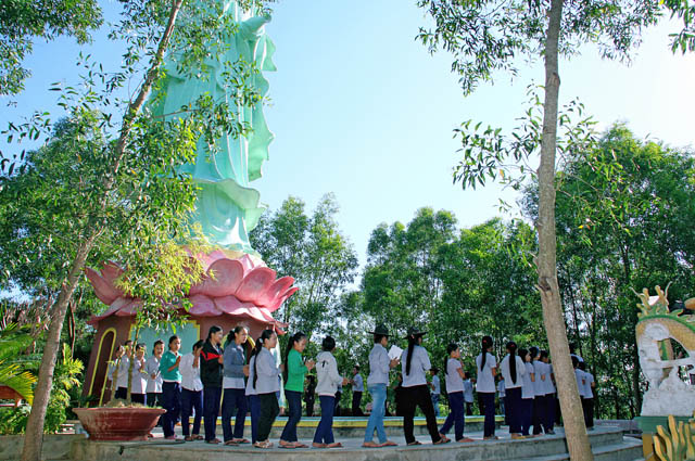 Gia Lai: Chùa Quan Âm Lễ Cài Huy Hiệu và Vượt Bậc Ngành Oanh Vũ