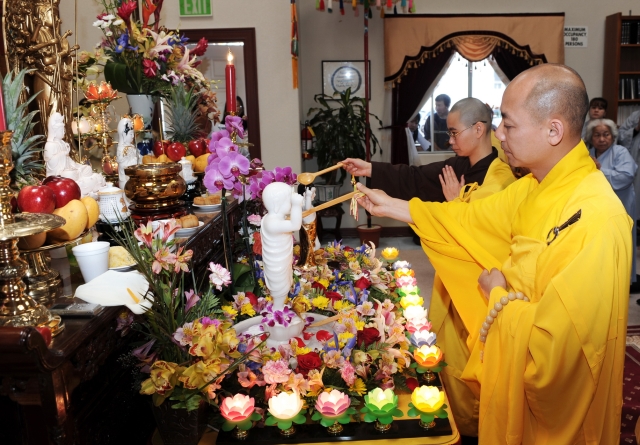 Chùa Phổ Từ - thành phố Hayward (Hoa Kỳ) mừng đại lễ Phật Đản PL 2556