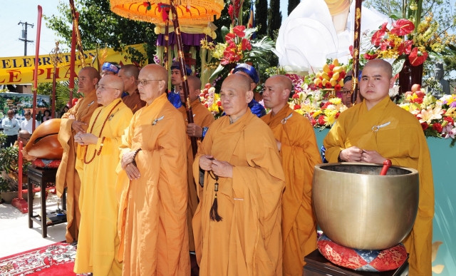 Trung tâm Văn hóa Phật giáo Liễu Quán (Hoa Kỳ)  long trọng tổ chức Đại lễ Phật đản PL 2556