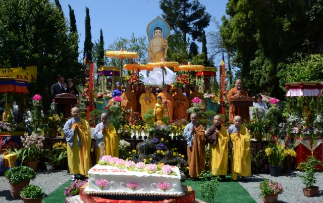 Trung tâm Văn hóa Phật giáo Liễu Quán (Hoa Kỳ)  long trọng tổ chức Đại lễ Phật đản PL 2556