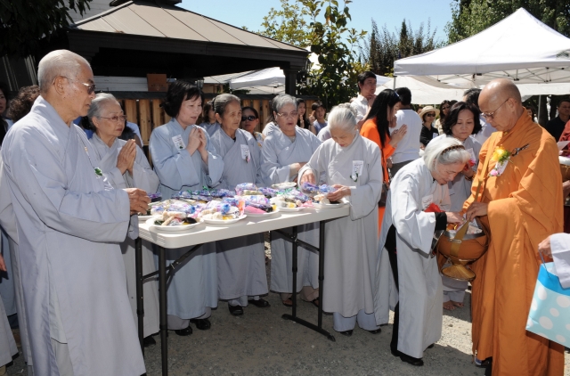 Đại lễ Vu Lan tạ trung tâm văn hóa Phật giáo - chùa Liễu Quán - San Jose, California, Hoa Kỳ