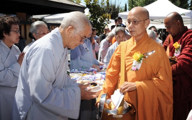 Đại lễ Vu Lan tạ trung tâm văn hóa Phật giáo - chùa Liễu Quán - San Jose, California, Hoa Kỳ