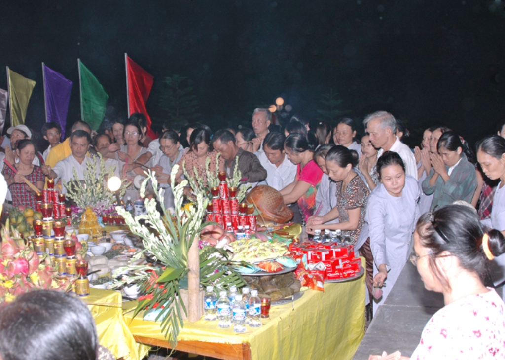 Những người con Phật miền Núi Hà Tĩnh tri ân tưởng niệm Anh Hùng Liệt Sĩ