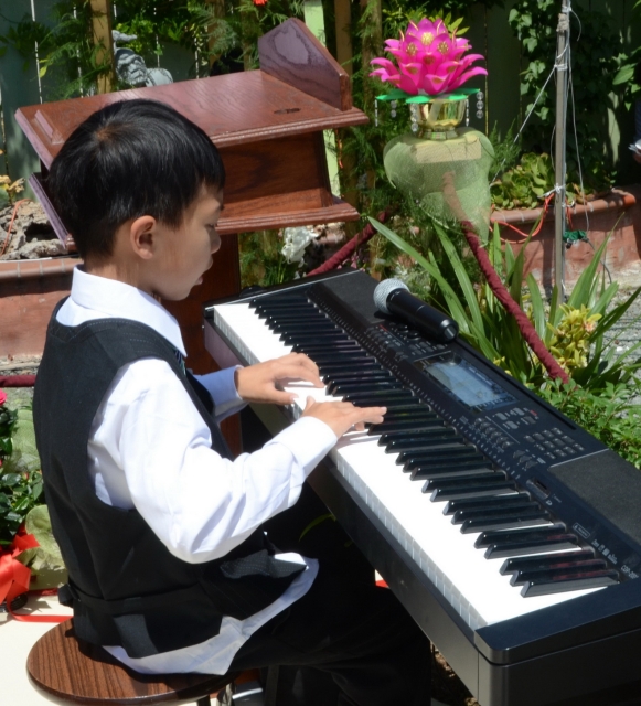 Trung tâm Văn hóa Phật giáo Liễu Quán (Hoa Kỳ)  long trọng tổ chức Đại lễ Phật đản PL 2556