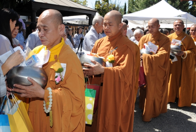Đại lễ Vu Lan tạ trung tâm văn hóa Phật giáo - chùa Liễu Quán - San Jose, California, Hoa Kỳ