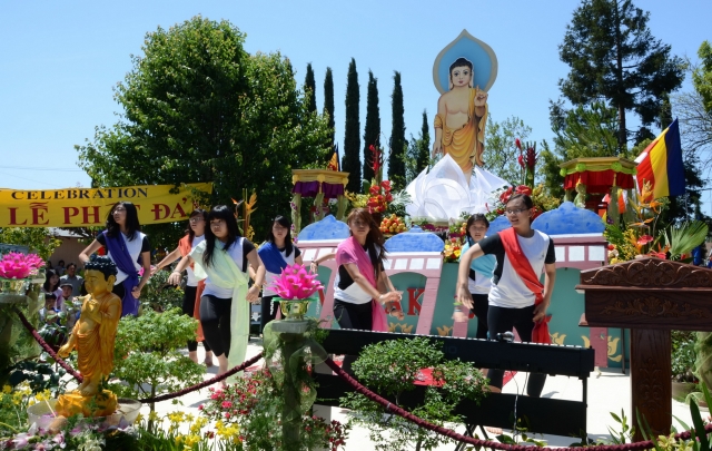 Trung tâm Văn hóa Phật giáo Liễu Quán (Hoa Kỳ)  long trọng tổ chức Đại lễ Phật đản PL 2556