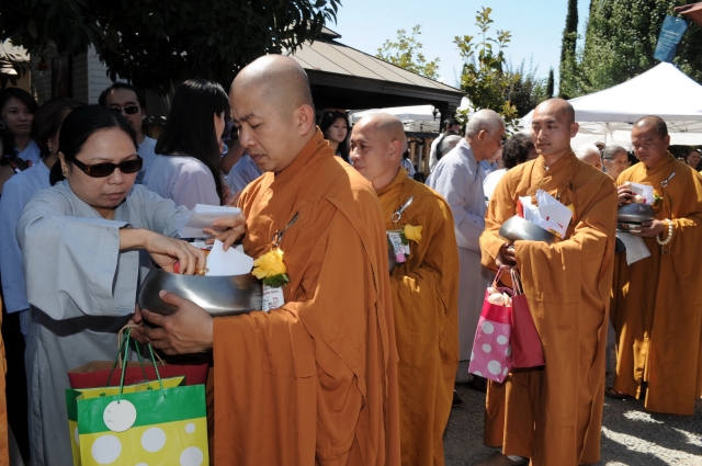 Đại lễ Vu Lan tạ trung tâm văn hóa Phật giáo - chùa Liễu Quán - San Jose, California, Hoa Kỳ