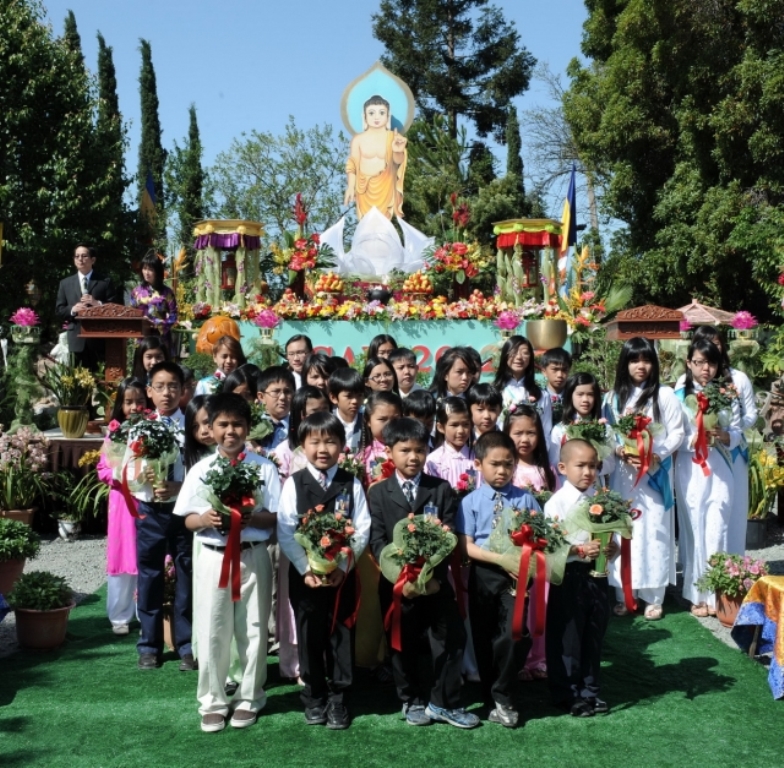 Trung tâm Văn hóa Phật giáo Liễu Quán (Hoa Kỳ)  long trọng tổ chức Đại lễ Phật đản PL 2556