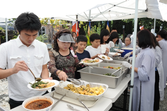 Đại lễ Vu Lan tạ trung tâm văn hóa Phật giáo - chùa Liễu Quán - San Jose, California, Hoa Kỳ