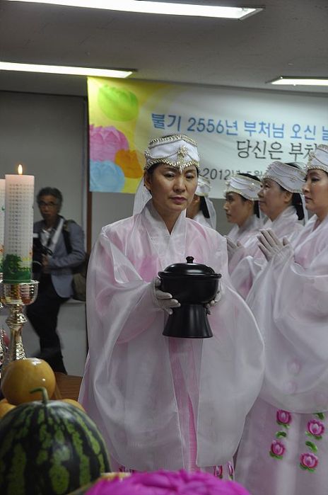 Hàn Quốc : Công An Quận Giang Nam (Gangnam - 江南) kính mừng Phật đản