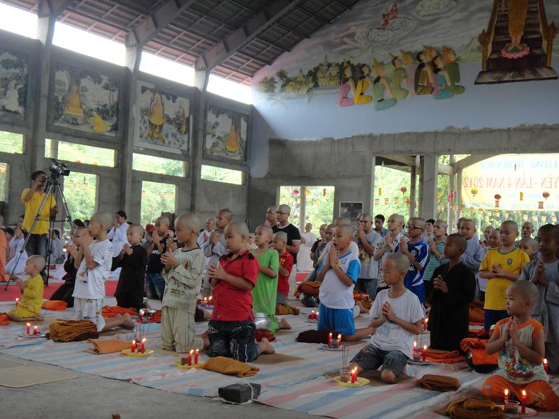 Đồng Nai: Nghỉ hè học sinh về chùa “ làm Sư ” có thời hạn