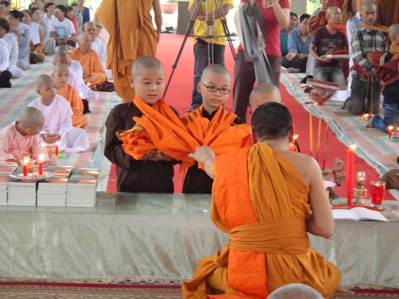 Đồng Nai: Nghỉ hè học sinh về chùa “ làm Sư ” có thời hạn