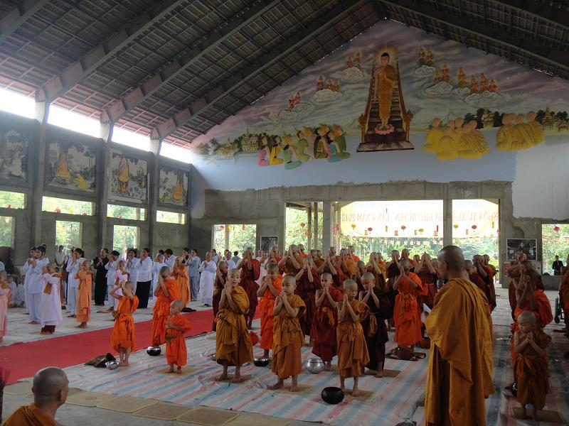 Đồng Nai: Nghỉ hè học sinh về chùa “ làm Sư ” có thời hạn