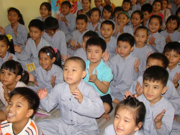 Hoằng Pháp Trẻ: Khai giảng lớp giáo lý thanh thiếu niên chùa Thiên Chánh, Q. Tân Phú