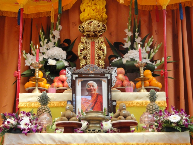 Lễ tưởng niệm-Thọ tang TRƯỞNG LÃO HÒA THƯỢNG THÍCH MINH CHÂU Tại Phật đường Khuông Việt-Paris, Pháp quốc