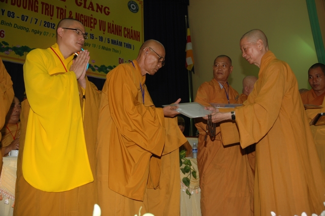 Bình Dương: 	 Bế Giảng Khóa Bồi Dưỡng Trụ Trì Và Nghiệp Vụ Hành Chính