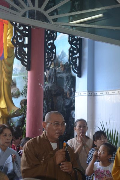 Hóc Môn: Lễ Vu Lan, Tưởng niệm ân sư và Dâng pháp y tại chùa Phước Trí