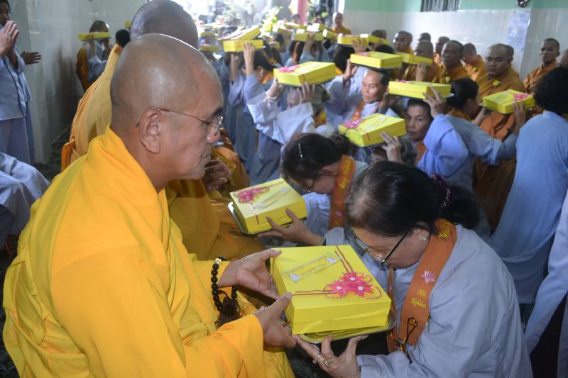 Hóc Môn: Lễ Vu Lan, Tưởng niệm ân sư và Dâng pháp y tại chùa Phước Trí