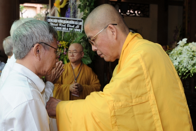 Chùm ảnh: Các đoàn viếng tang lễ HT. Thích Minh Châu - Sáng 05/09/2012 - Phần 2