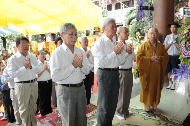 Chùm ảnh: Các đoàn viếng tang lễ HT. Thích Minh Châu - Sáng 05/09/2012 - Phần 2