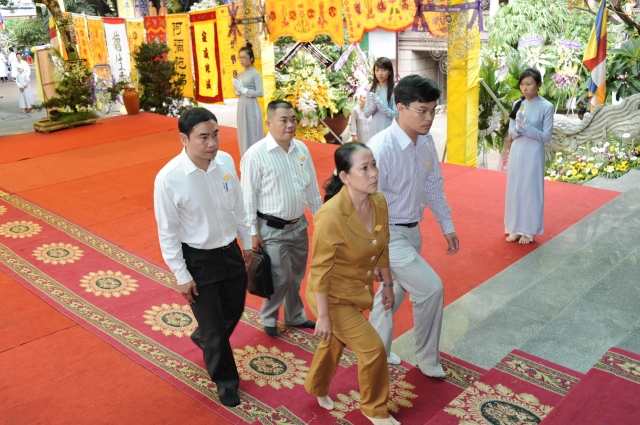 Chùm ảnh: Các đoàn viếng tang lễ HT. Thích Minh Châu - Sáng 05/09/2012 - Phần 2