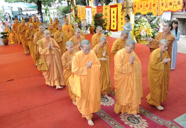 Chùm ảnh: Các đoàn viếng tang lễ HT. Thích Minh Châu - Sáng 05/09/2012 - Phần 2