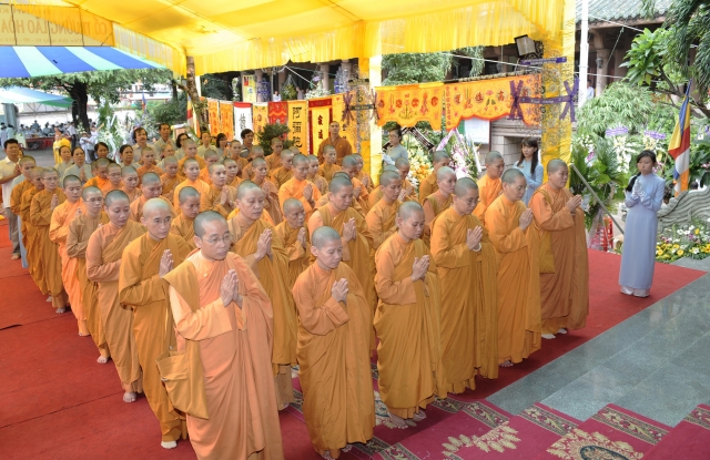 Chùm ảnh: Các đoàn viếng tang lễ HT. Thích Minh Châu - Sáng 05/09/2012 - Phần 2