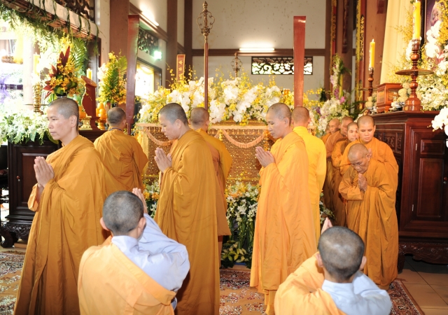 Chùm ảnh: Các đoàn viếng tang lễ HT. Thích Minh Châu - Sáng 05/09/2012 - Phần 2