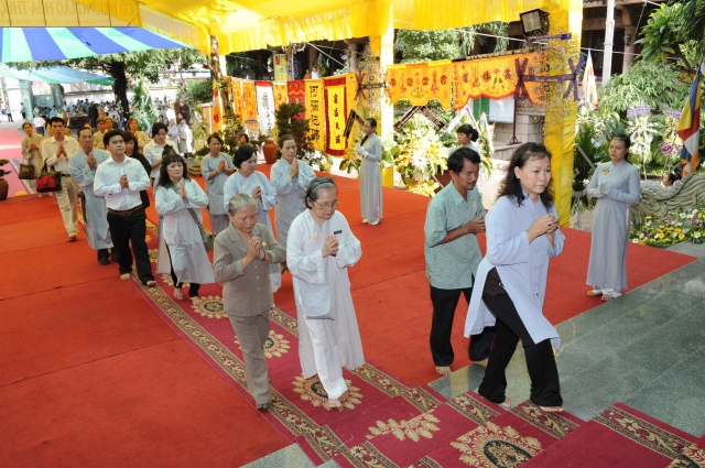Chùm ảnh: Các đoàn viếng tang lễ HT. Thích Minh Châu - Sáng 05/09/2012 - Phần 2