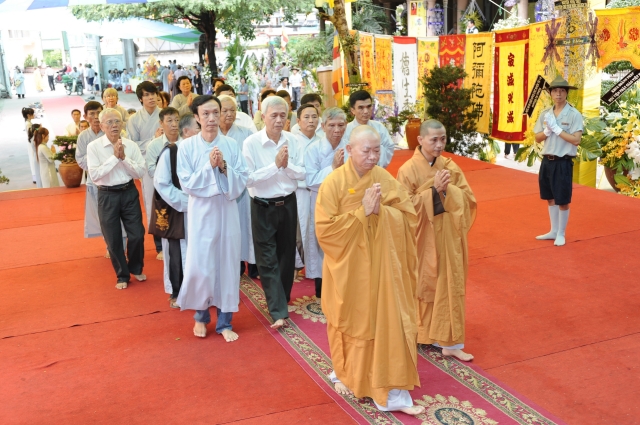 Chùm ảnh: Các đoàn viếng tang lễ HT. Thích Minh Châu - Sáng 05/09/2012 - Phần 2