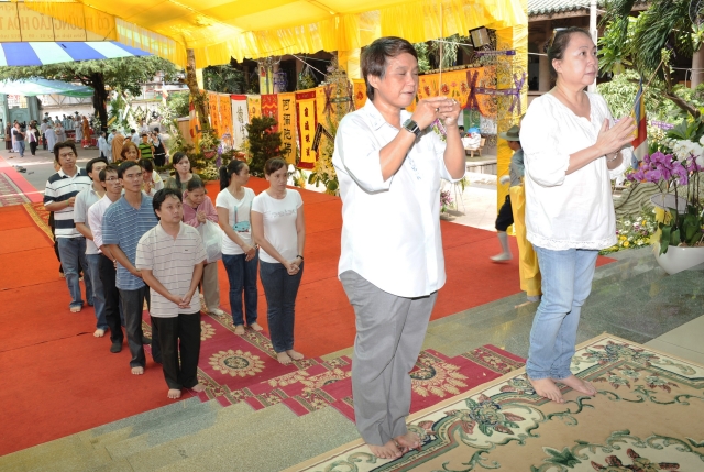 Chùm ảnh: Các đoàn viếng tang lễ HT. Thích Minh Châu - Sáng 05/09/2012 - Phần 2