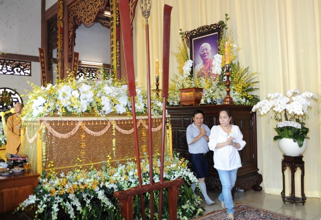 Chùm ảnh: Các đoàn viếng tang lễ HT. Thích Minh Châu - Sáng 05/09/2012 - Phần 2