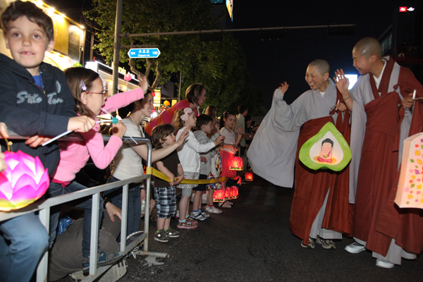Hình ảnh lễ Phật đản tại Hàn Quốc