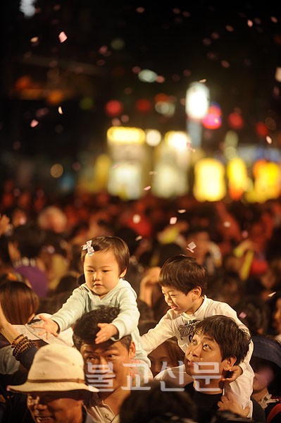 Hình ảnh lễ Phật đản tại Hàn Quốc