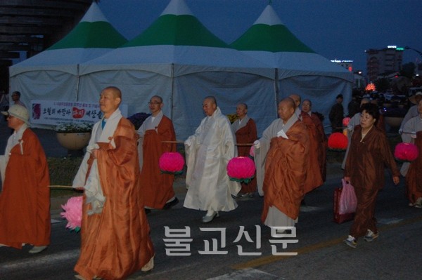 Hình ảnh lễ Phật đản tại Hàn Quốc