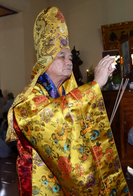 Bộ tượng Tây Phương Tam Thánh bằng gỗ dâu lớn nhất Việt Nam