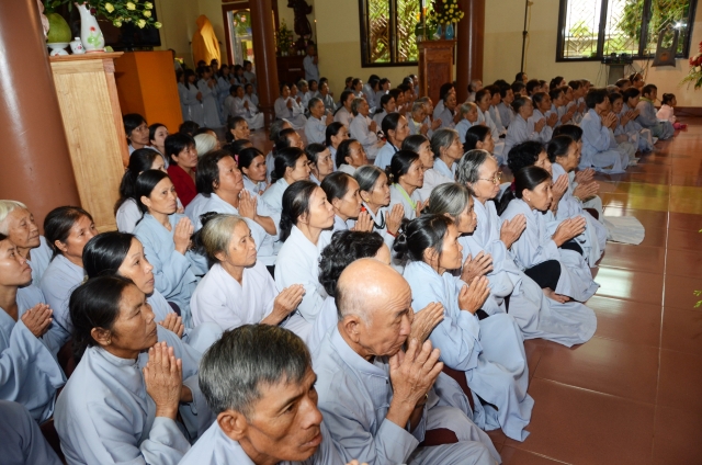 Bộ tượng Tây Phương Tam Thánh bằng gỗ dâu lớn nhất Việt Nam