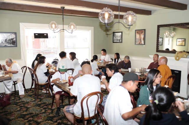 Chùa Phổ Từ tổ chức hành hương và tham quan công viên quốc gia Yosemite, California