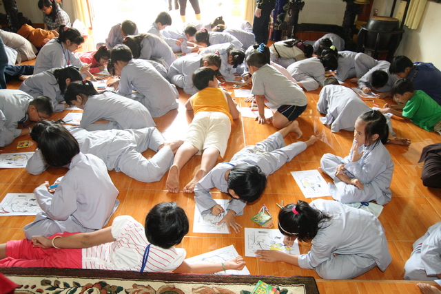 Đồng Nai: Chùm ảnh gameshow cuộc thi “Hồi trống pháp” và tô tranh với chủ đề: “Mái chùa con yêu”