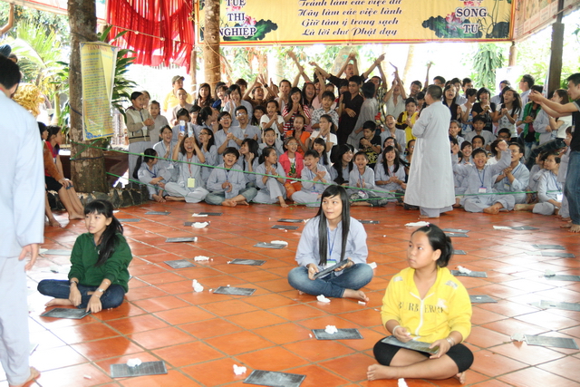 Đồng Nai: Chùm ảnh gameshow cuộc thi “Hồi trống pháp” và tô tranh với chủ đề: “Mái chùa con yêu”