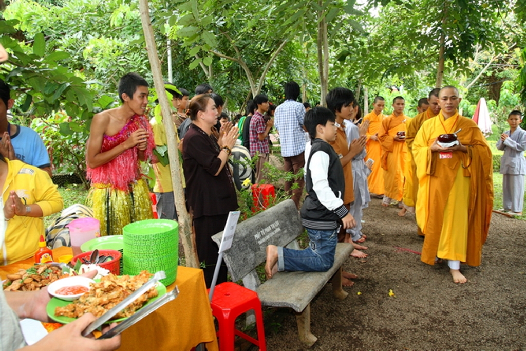Đồng Nai: Mãi nhớ phiên chợ quê hương tại khóa tu mùa hè “Gieo hạt từ tâm” chùa Thiên Chánh