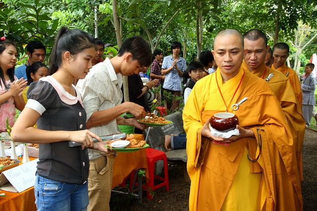 Đồng Nai: Mãi nhớ phiên chợ quê hương tại khóa tu mùa hè “Gieo hạt từ tâm” chùa Thiên Chánh