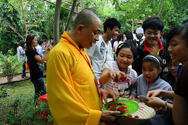Đồng Nai: Mãi nhớ phiên chợ quê hương tại khóa tu mùa hè “Gieo hạt từ tâm” chùa Thiên Chánh