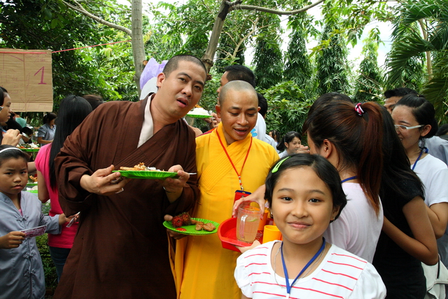 Đồng Nai: Mãi nhớ phiên chợ quê hương tại khóa tu mùa hè “Gieo hạt từ tâm” chùa Thiên Chánh