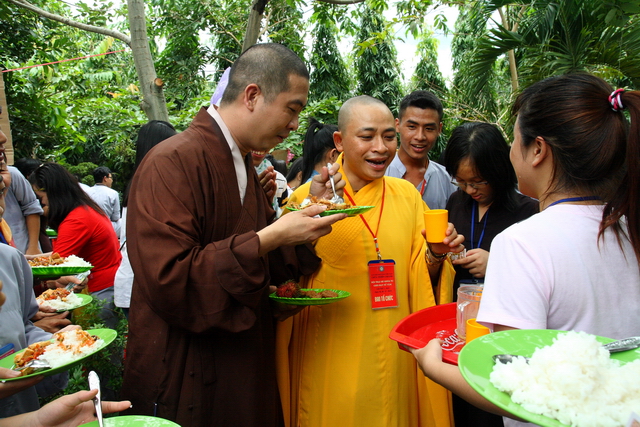 Đồng Nai: Mãi nhớ phiên chợ quê hương tại khóa tu mùa hè “Gieo hạt từ tâm” chùa Thiên Chánh