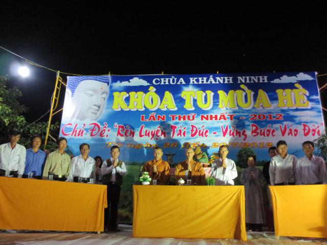 Long An: Hân hoan đón chào đêm khai mạc khóa tu mùa hè lần thứ nhất tại chùa Khánh Ninh