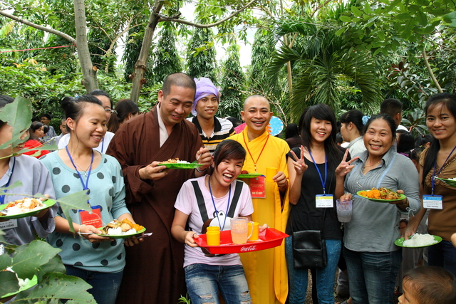 Đồng Nai: Mãi nhớ phiên chợ quê hương tại khóa tu mùa hè “Gieo hạt từ tâm” chùa Thiên Chánh