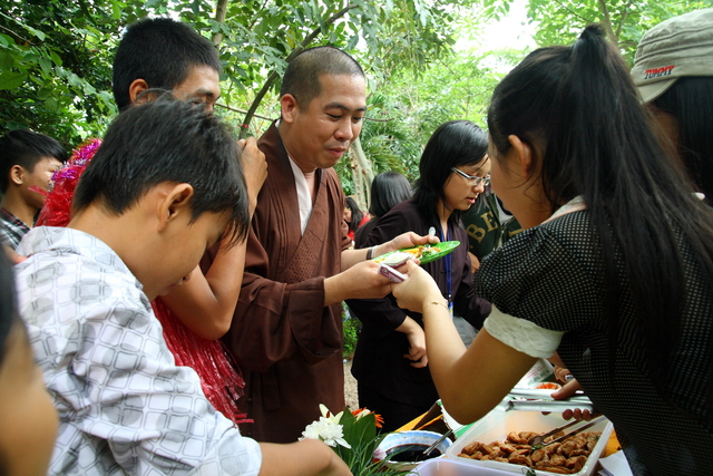 Đồng Nai: Mãi nhớ phiên chợ quê hương tại khóa tu mùa hè “Gieo hạt từ tâm” chùa Thiên Chánh